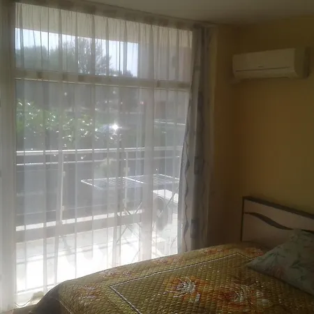 Studio With Balcony شقة *